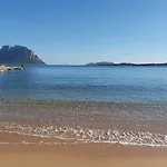 Il Faro Di Molara Hotel
