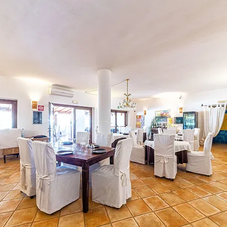 Il Faro Di Molara 4* 포르토산파울로