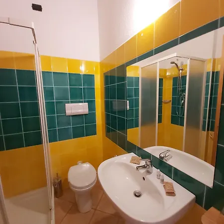 Il Faro Di Molara 4* 포르토산파울로