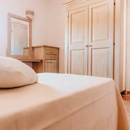 Il Faro Di Molara Hotel