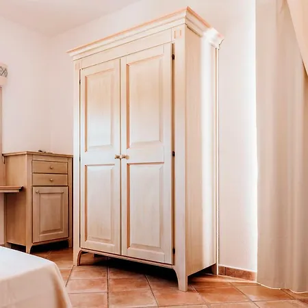 Il Faro Di Molara Hotel 4*