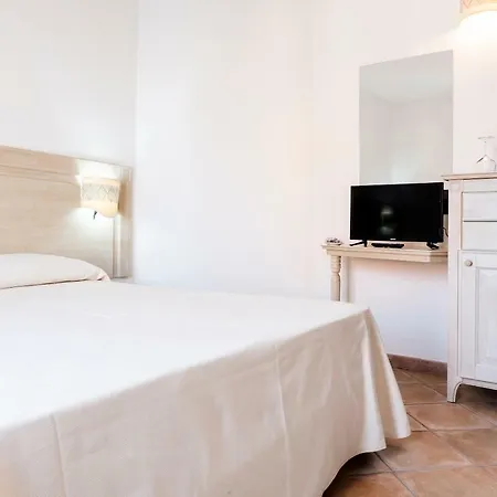 호텔 Il Faro Di Molara 4*