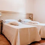 Il Faro Di Molara Hotel