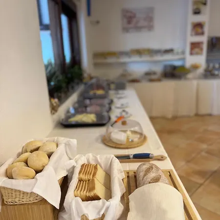 Il Faro Di Molara Hotel