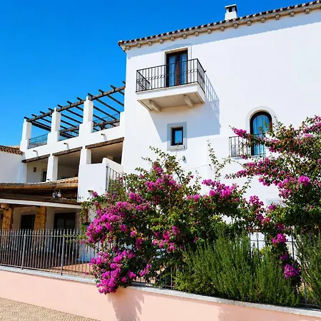 Il Faro Di Molara Hotel