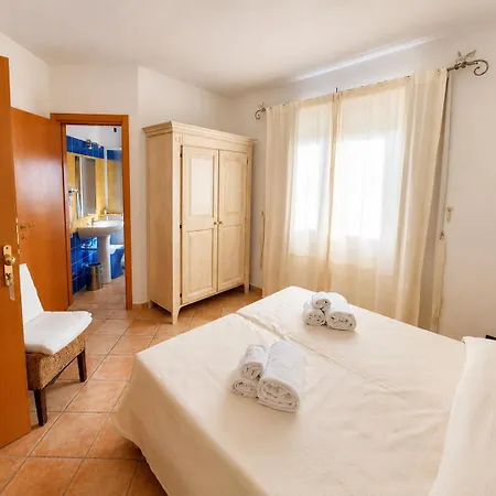 Hotel Il Faro Di Molara 4*