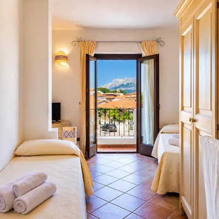 Il Faro Di Molara Hotel 4*