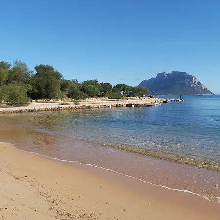 Il Faro Di Molara Hotel 4*