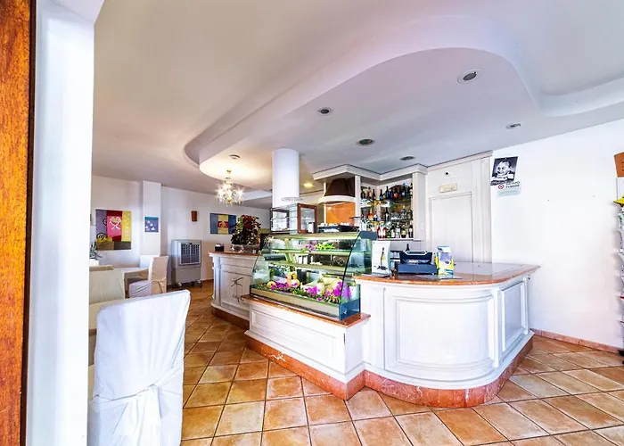 Hotel Il Faro Di Molara 4*