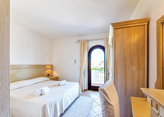 Il Faro Di Molara Hotel