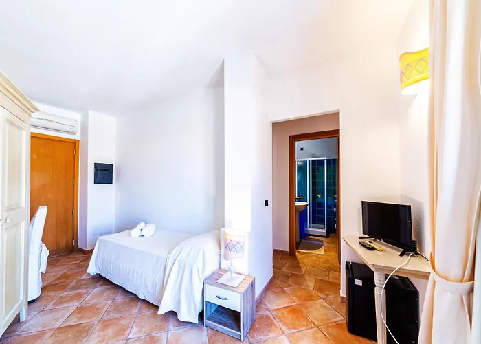 Il Faro Di Molara Loiri Porto San Paolo