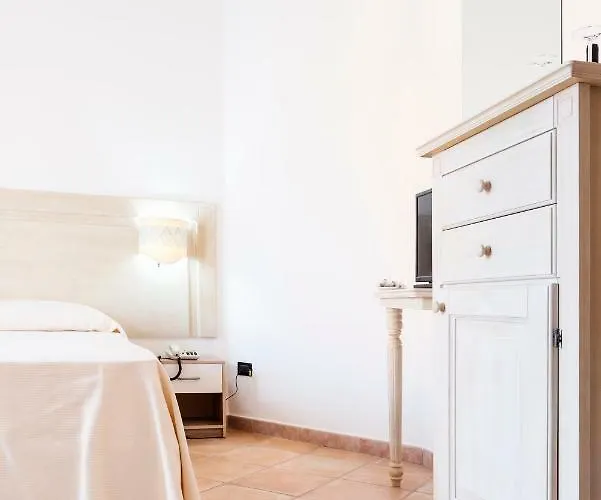 Il Faro Di Molara Loiri Porto San Paolo